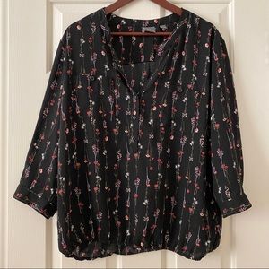 Soho Jeans NY & Company Black V neck Blouse XL